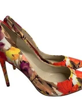 Floral Pointed-Toe Ivanka Trump Pumps in Multicolor - Women's Shoes